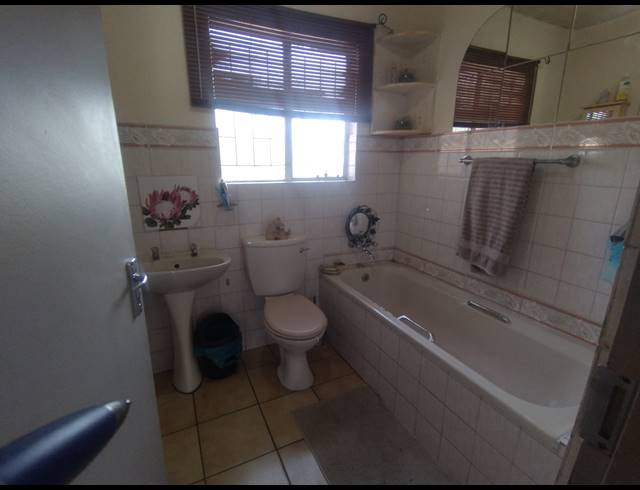 5 BEDROOM DETACHED FOR SALE IN TASBET PARK EXT 1